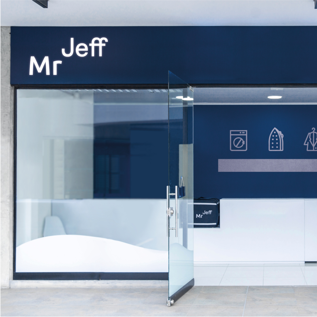 Бранд визия на Mr Jeff в светла среда